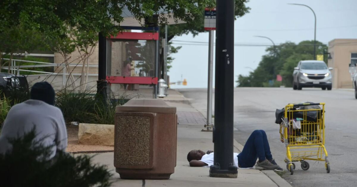 Fort Worth to extend housing, mental health services to homeless residents