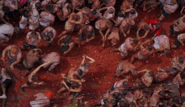 Tomato revelers go wild at Spain's 'Tomatina' street party