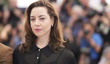 Aubrey Plaza likens grief over husband's death to 'ocean of awfulness'