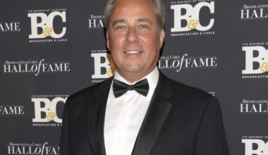 Nexstar buys rival TV station owner Tegna