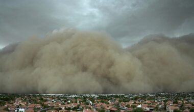 Massive haboob hits Phoenix, leaving thousands without power