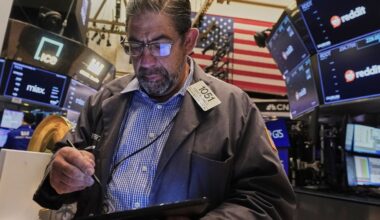Most US stocks fall after a disappointing inflation update, but Big Tech keeps Wall Street steady