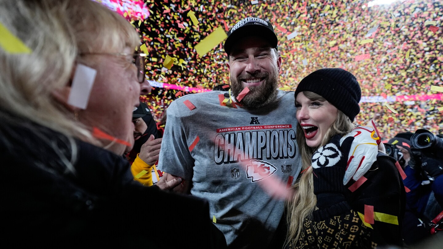 Taylor Swift on 'New Heights': A milestone moment for podcasts