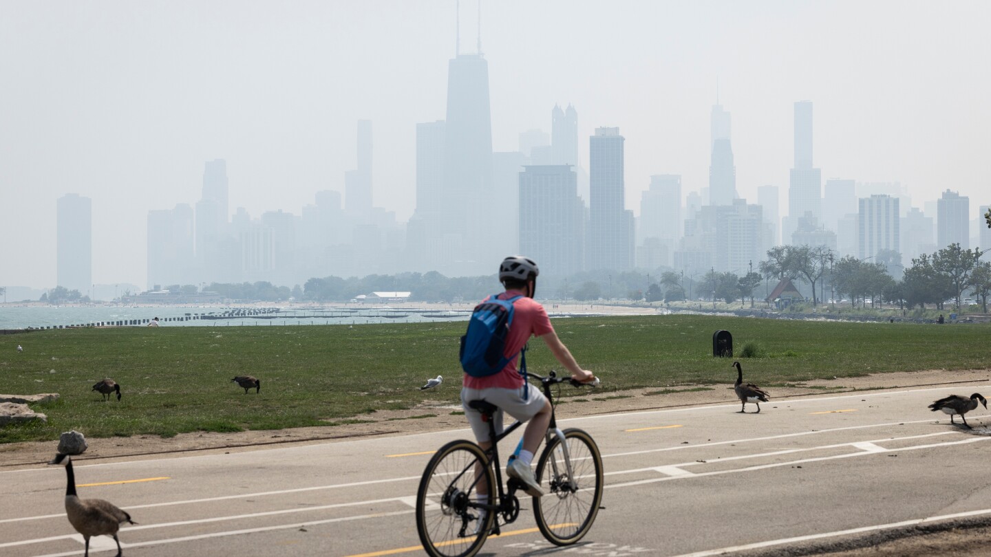 Smoke from Canada brings unhealthy air to large swaths of Midwest