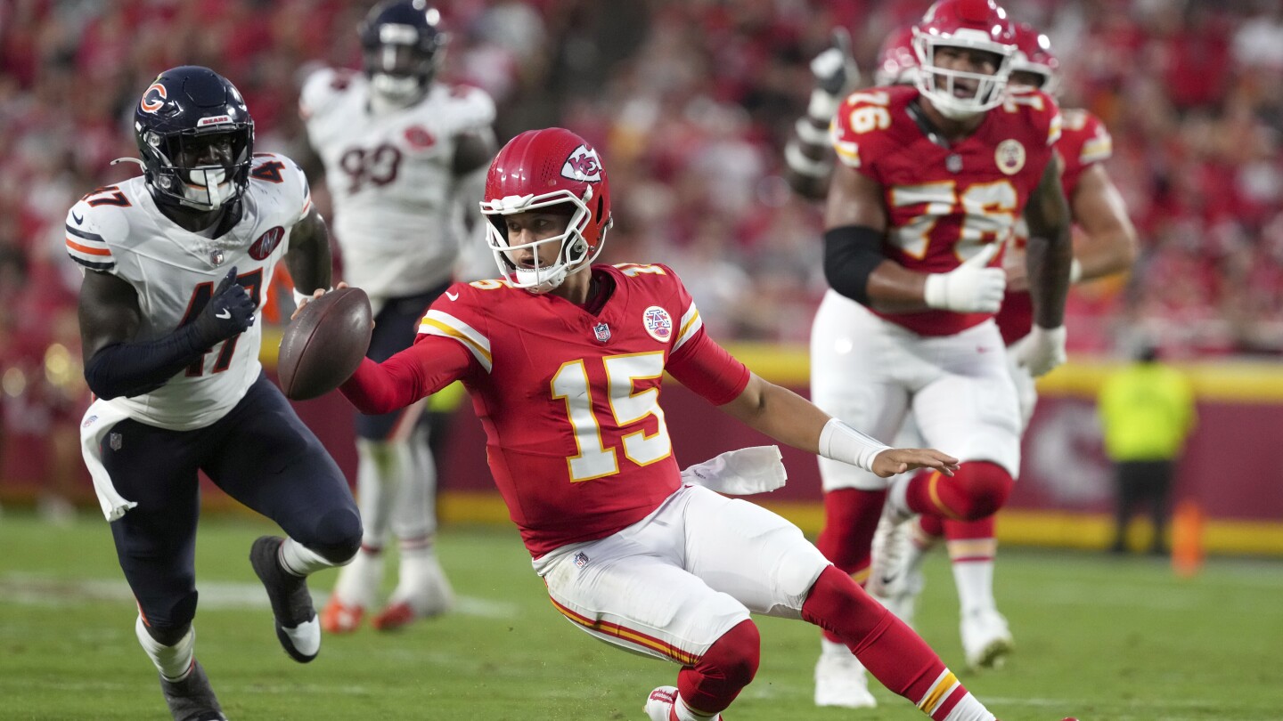 Mahomes leads sharp Chiefs offense before Bears rally for 29-27 win in preseason finale