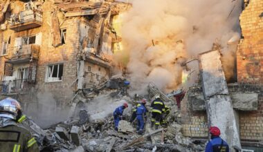 Russian attack kills 17 and wounds 48 in Kyiv