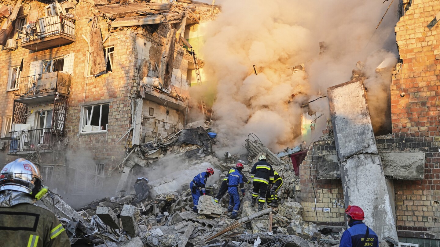 Russian attack kills 17 and wounds 48 in Kyiv
