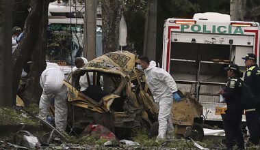 Car bomb and attack on Colombian helicopter kills 17