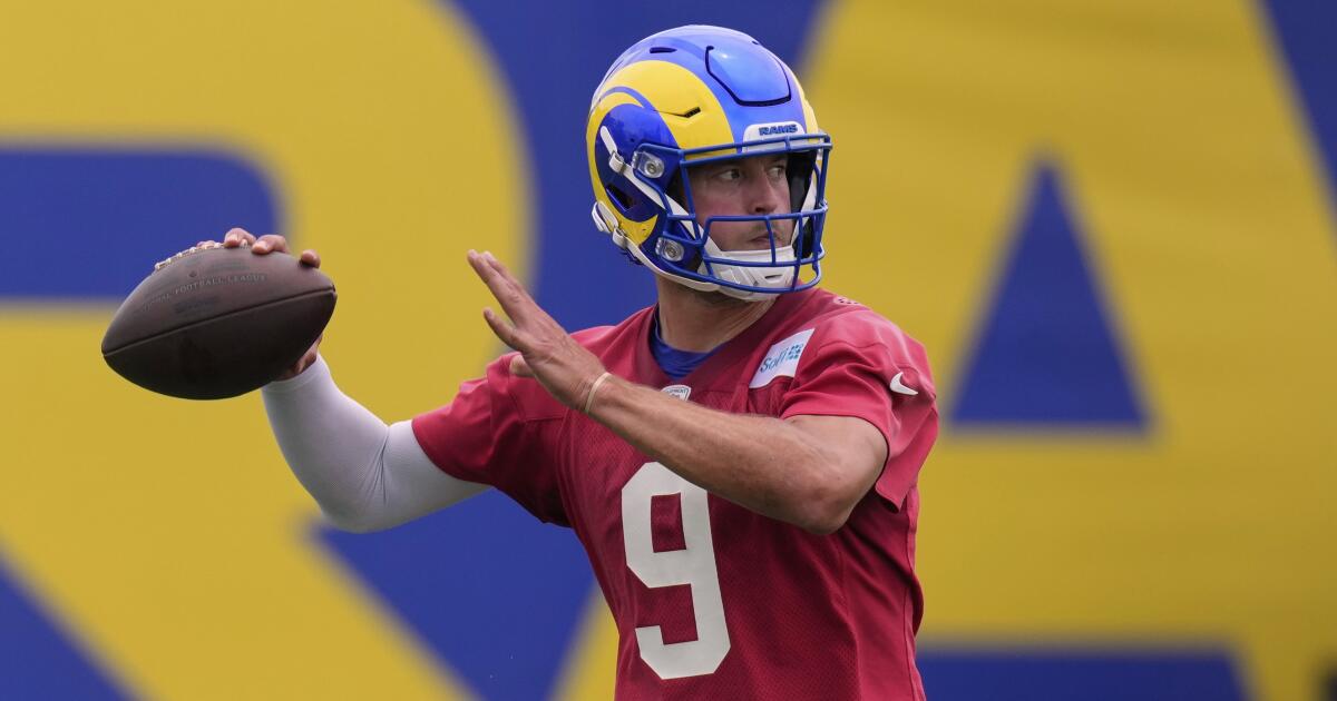 Rams' Matthew Stafford practices for first time in training camp