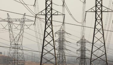 Bill requiring removal of unused power lines to avoid wildfire risks dies in Sacramento