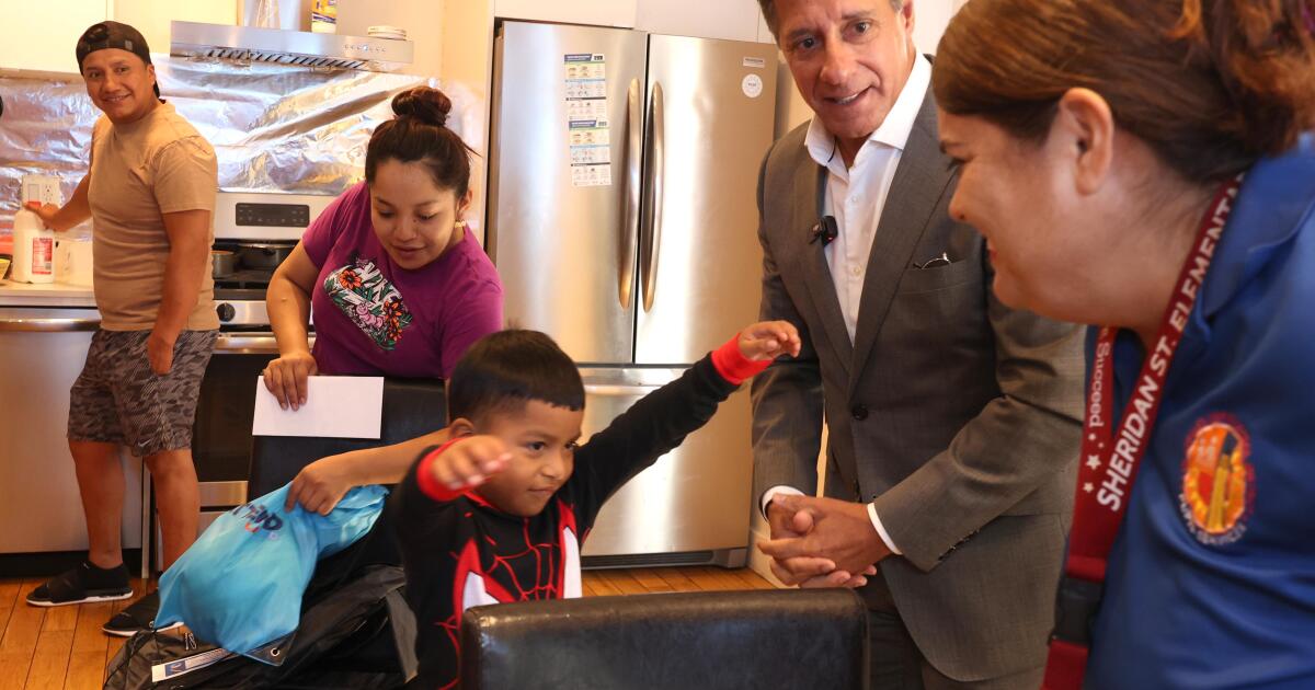 LAUSD 'compassion fund' to help immigrant families amid ICE raids