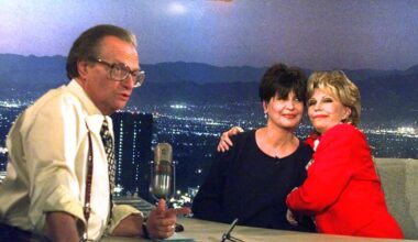 Larry King's typewriter, suspenders, Frank Sinatra letters up for auction