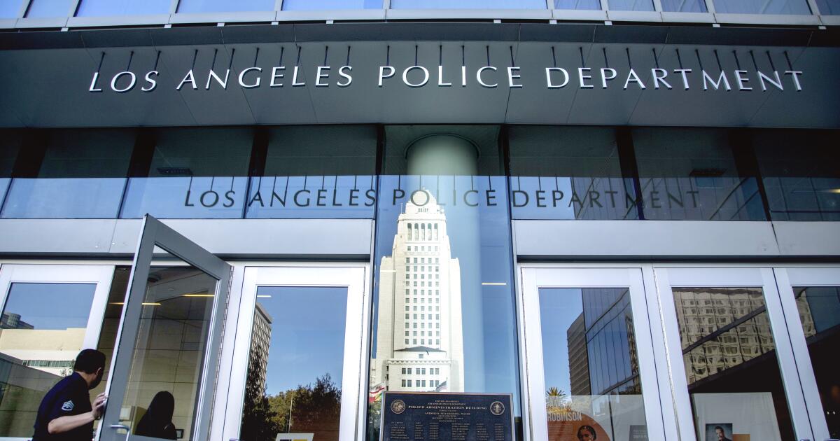 5 injured, one critically, in shooting in South L.A.