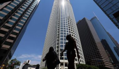Contributor: Finally, a smart solution for downtown L.A.'s empty skyscrapers