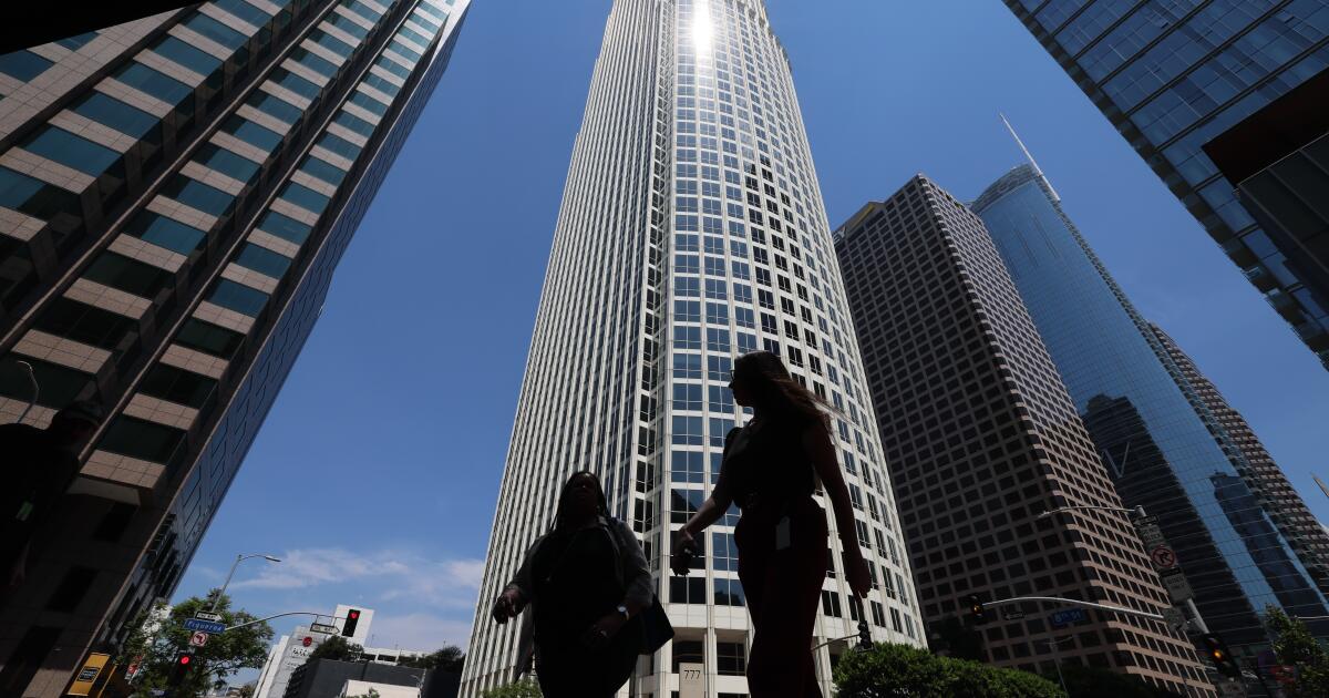 Contributor: Finally, a smart solution for downtown L.A.'s empty skyscrapers