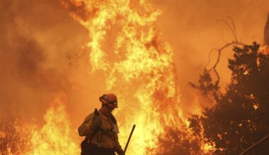Canyon fire explodes to nearly 5,000 acres; thousands evacuated in L.A., Ventura counties
