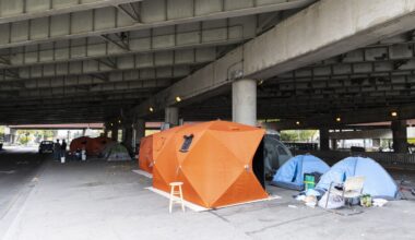As homelessness is criminalized, how are Chicagoans getting people from encampments to housing?