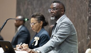 Past his term's midpoint, Mayor Johnson's job approval rating stands at 26%, survey shows