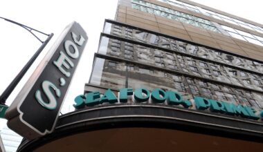 Lettuce Entertain You sued by former business partner over Joe's Seafood venture