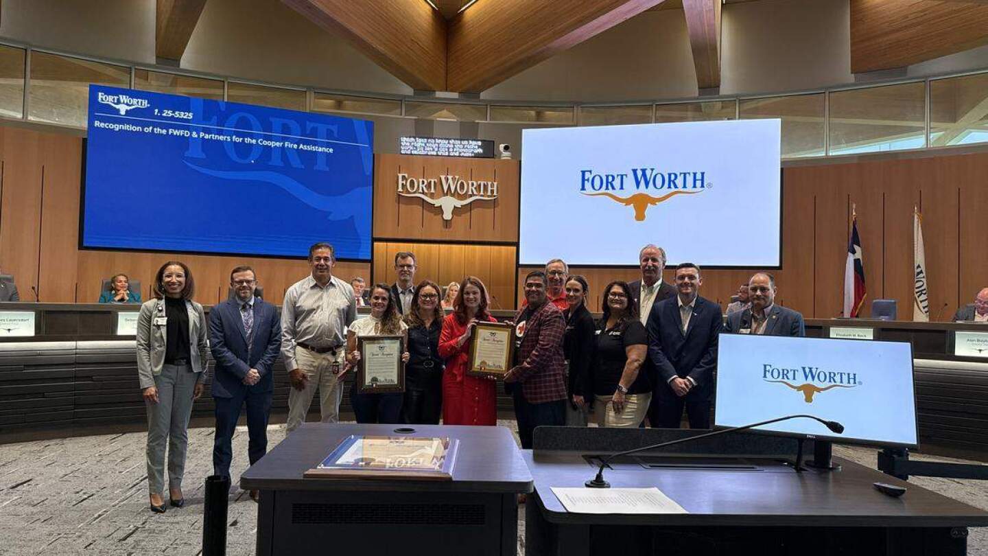 Fort Worth officials honor fire department for response to 6-alarm fire
