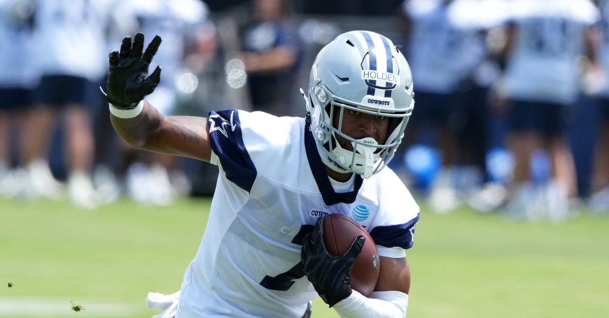 Dallas Cowboys training camp: Traeshon Holden does it again