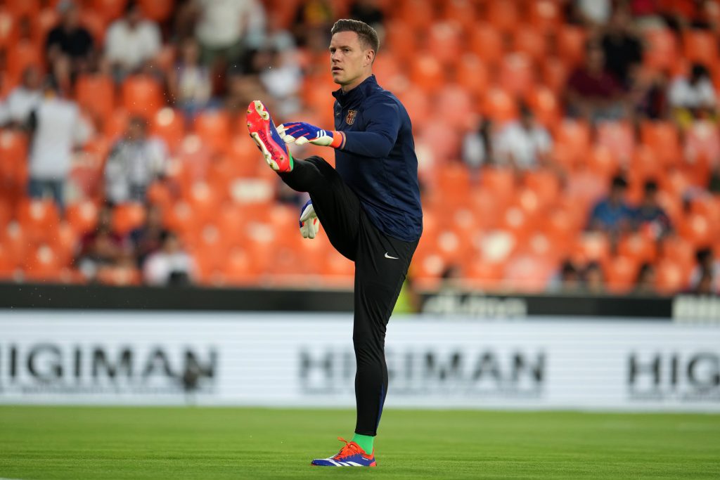 VALENCIA, SPAIN - AUGUST 17: Marc-Andre ter Stegen of FC Barcelona warms up prior to the La Liga match between Valencia CF and FC Barcelona at Estadio Mestalla on August 17, 2024 in Valencia, Spain. (Photo by Aitor Alcalde/Getty Images)