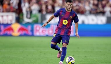 KOBE, JAPAN - JULY 27: FC Barcelona's Roony Bardghji controls the ball during the preseason friendly between Vissel Kobe and FC Barcelona at Noevir Stadium Kobe on July 27, 2025 in Kobe, Hyogo, Japan. (Photo by Paul Miller/Getty Images)