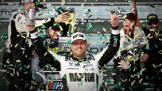Byron saves fuel to the max in NASCAR Cup Series win at Iowa