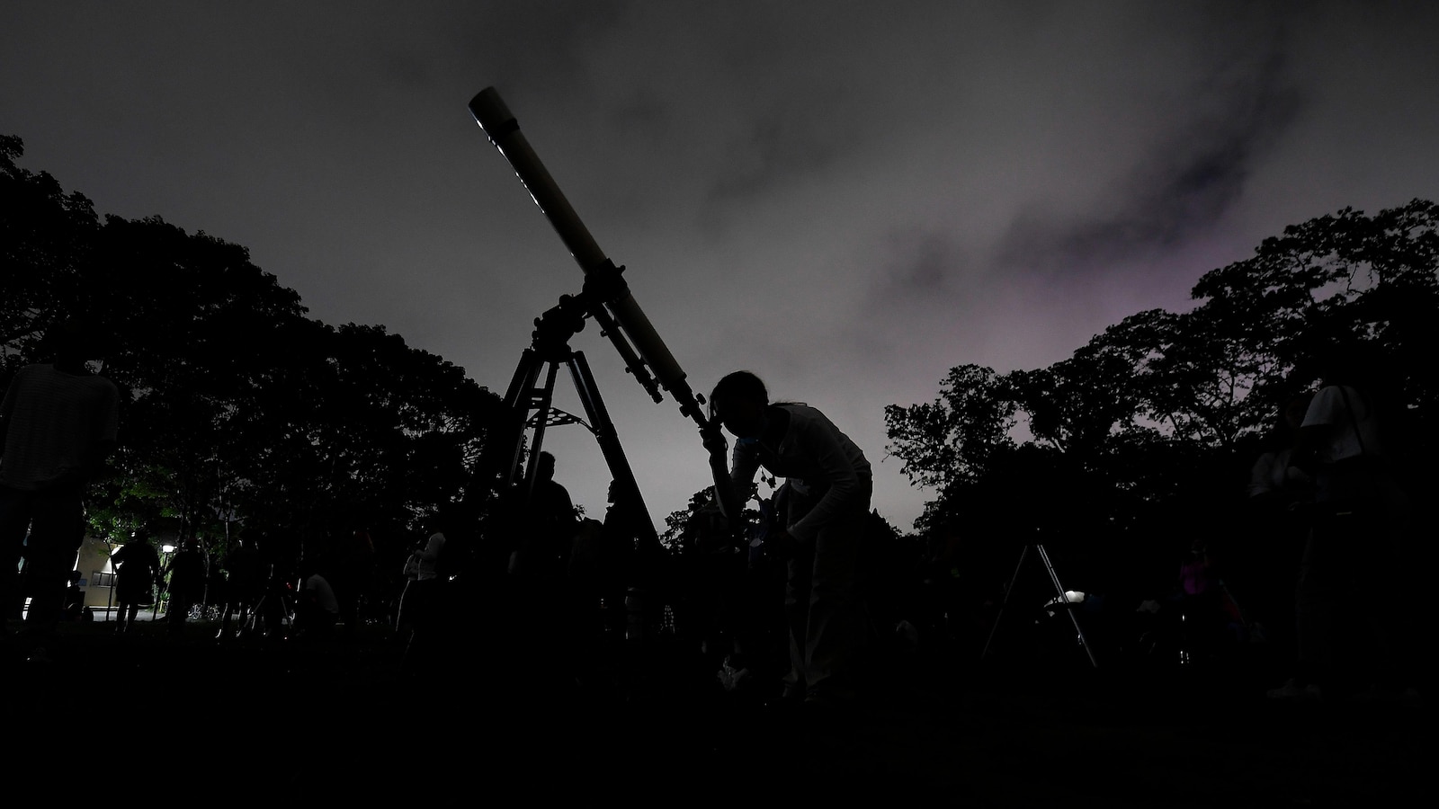 Six planets are hanging out in early morning skies this month. Here's how to spot them