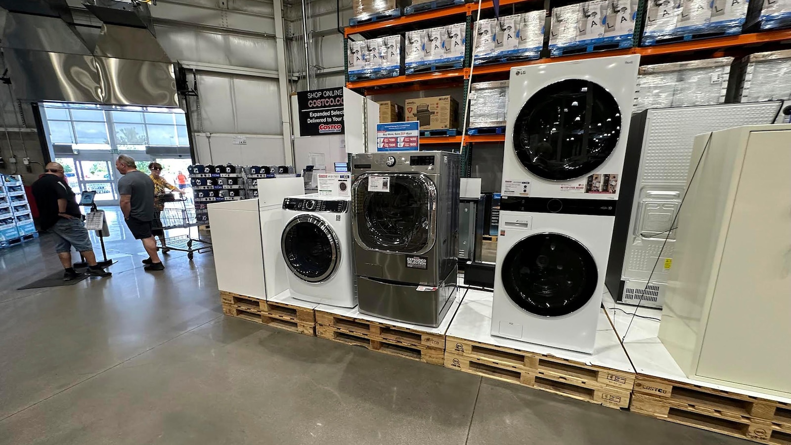 Key US inflation gauge rose last month as Trump's tariffs lifted goods prices