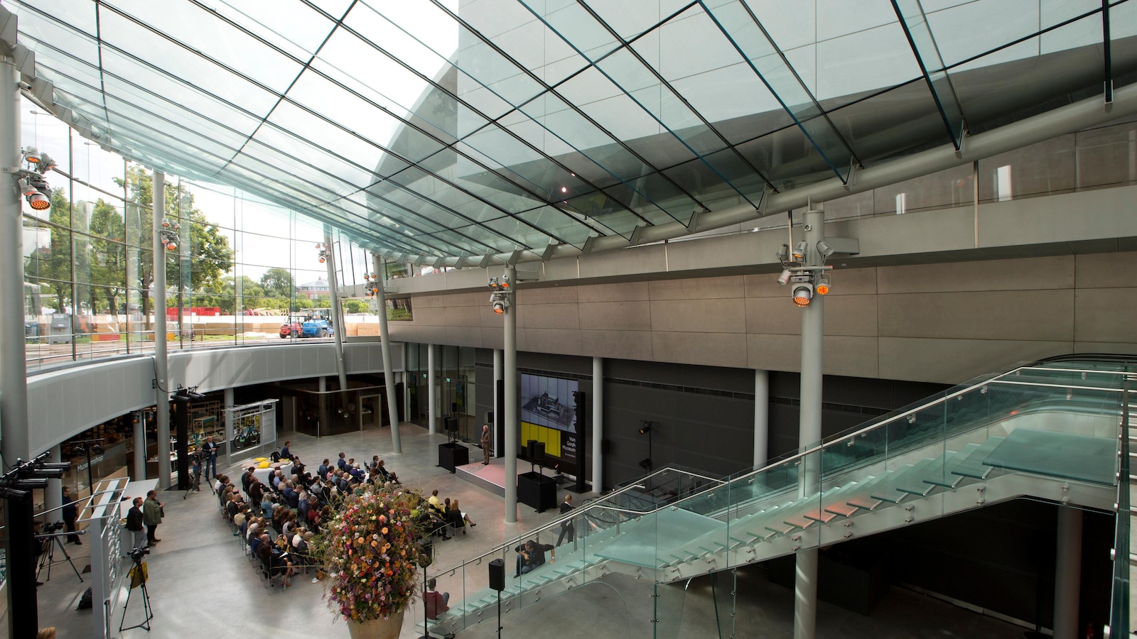 Van Gogh Museum may close if the Dutch government doesn't help fund repairs