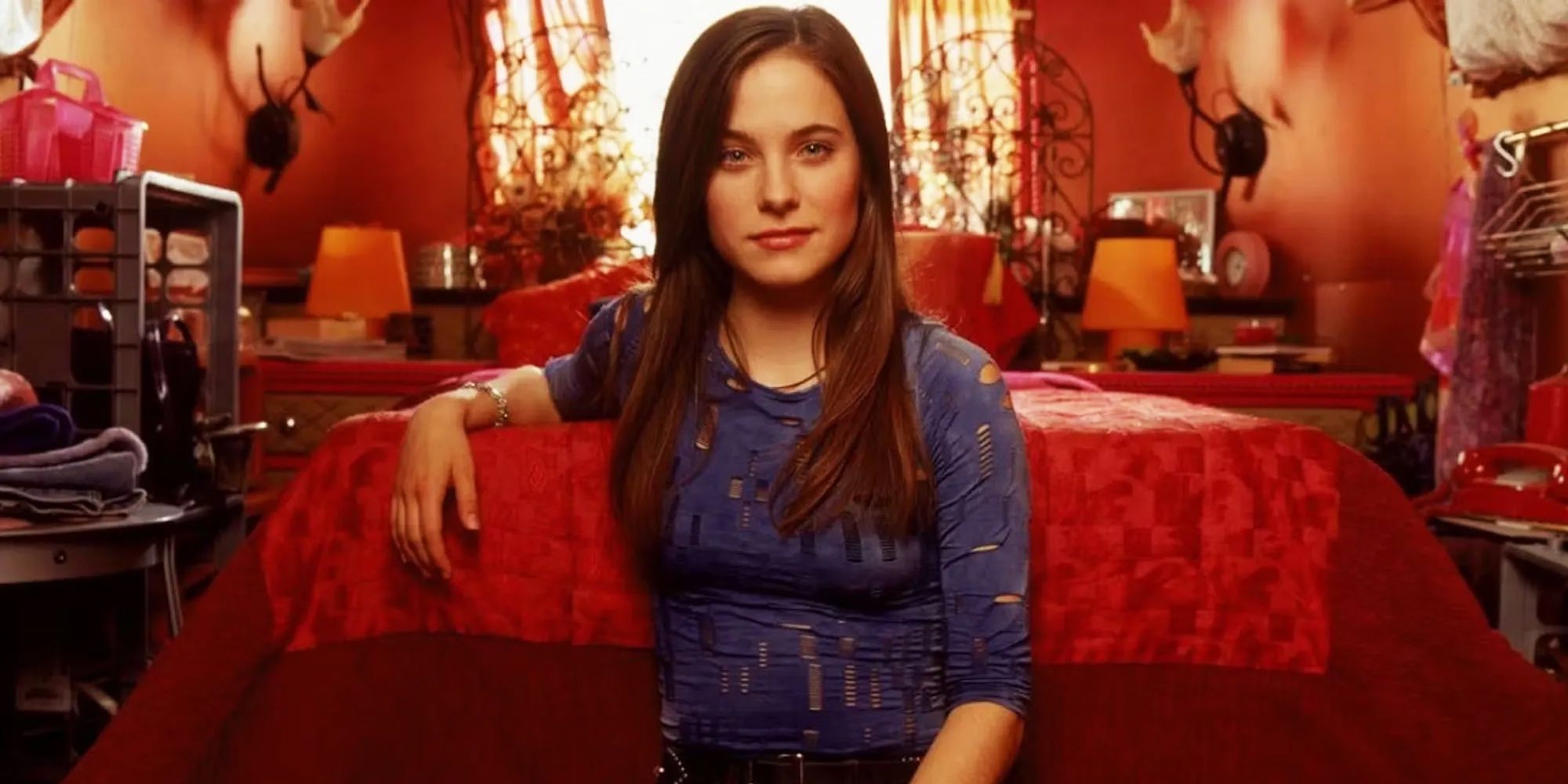 Wonderfalls Jaye in her room