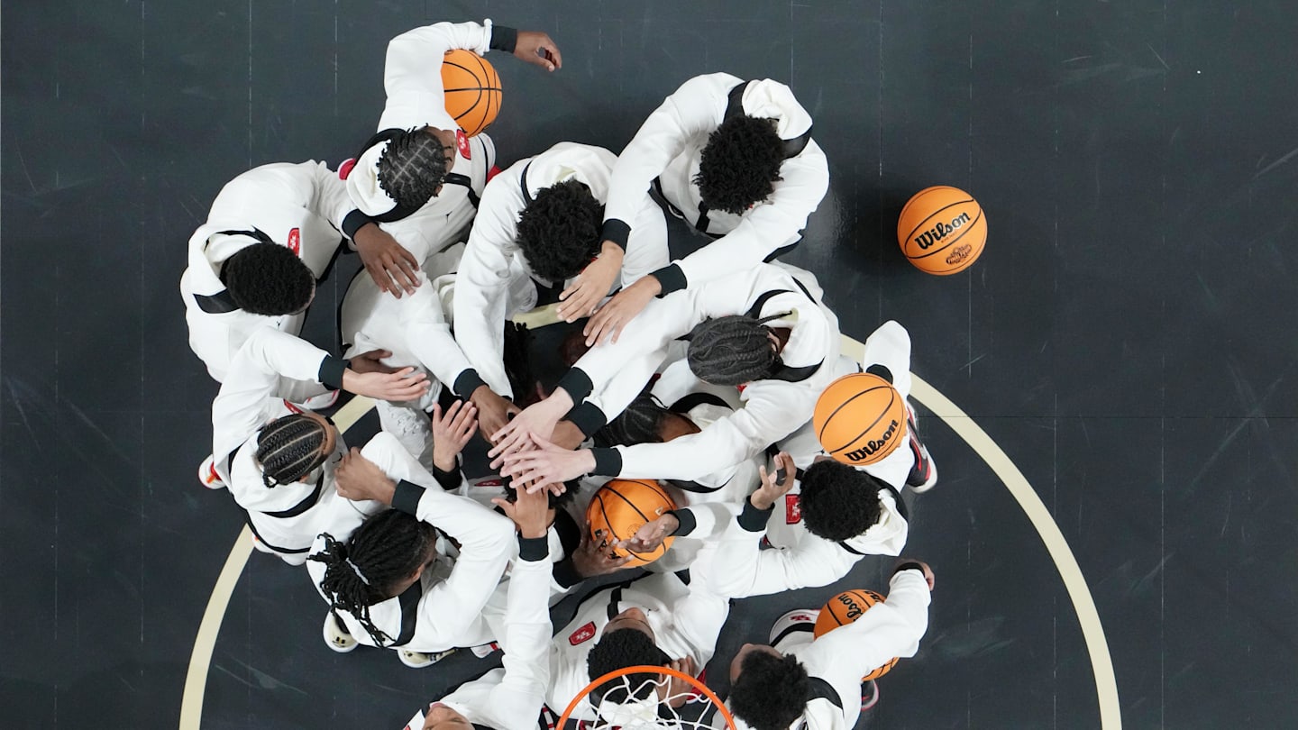 Apr 7, 2025; San Antonio, TX, USA; The Houston Cougars huddle before the national championship game of the Final Four of the 2025 NCAA Tournament at the Alamodome. Mandatory Credit: Bob Donnan-Imagn Images