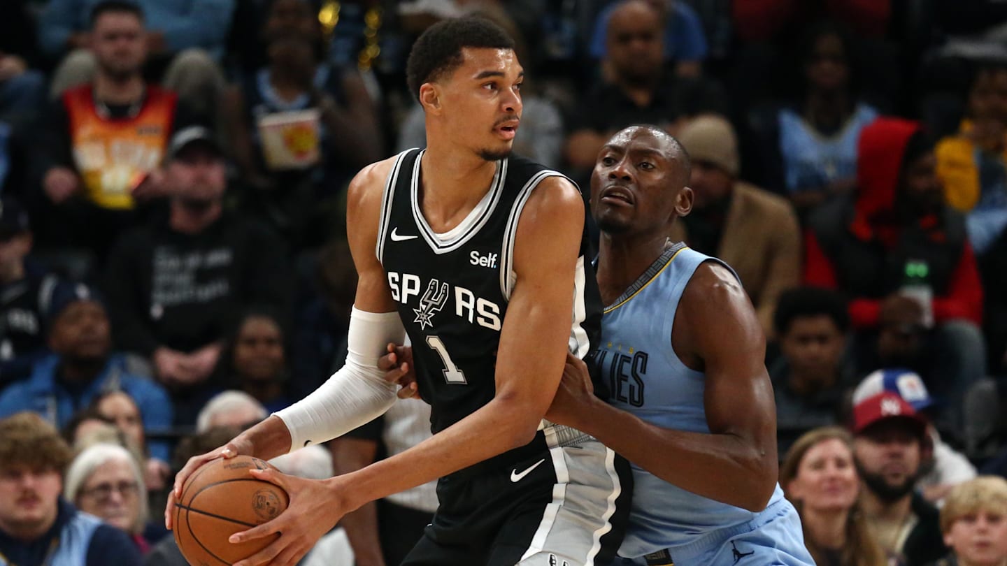 San Antonio Spurs Sign 14-Year NBA Veteran Center