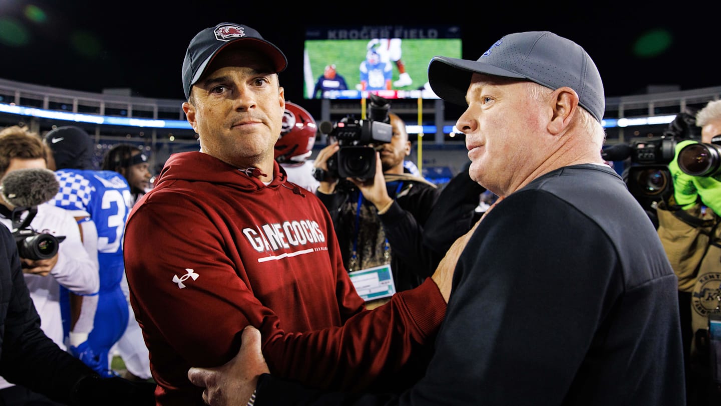 ESPN picks the winner between Mark Stoops's Kentucky Wildcats and South Carolina