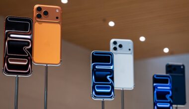 iPhone 17s Are Getting Scratched. Buyers Aren’t Happy