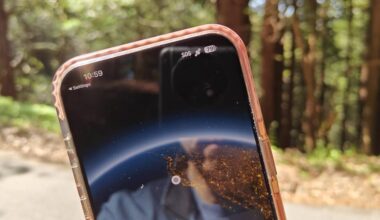 Apple Offers Another Year of Free Satellite Access on iPhone 14, 15