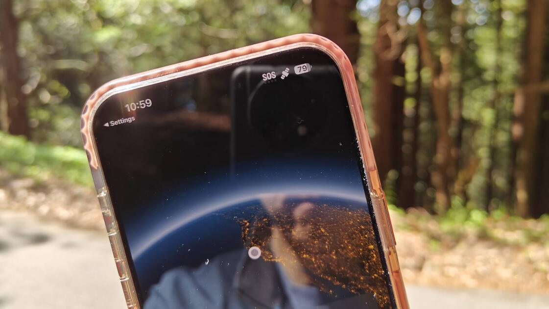 Apple Offers Another Year of Free Satellite Access on iPhone 14, 15