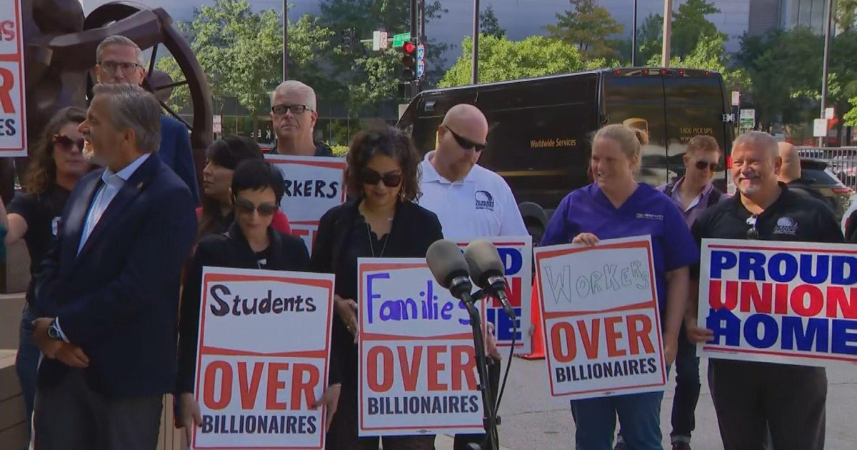 Chicago Labor Day rally, march opposes Trump policies, ICE operations