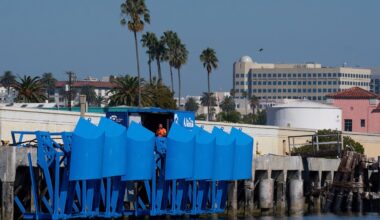 In LA port, bobbing blue floats are turning wave power into clean energy