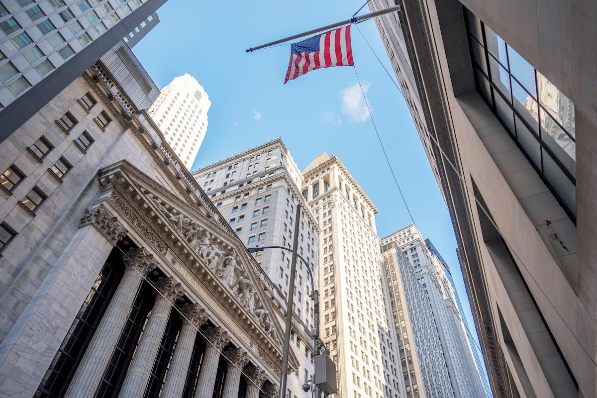 S&P 500, Nasdaq, Dow slip after jobs report shows dramatic slowdown