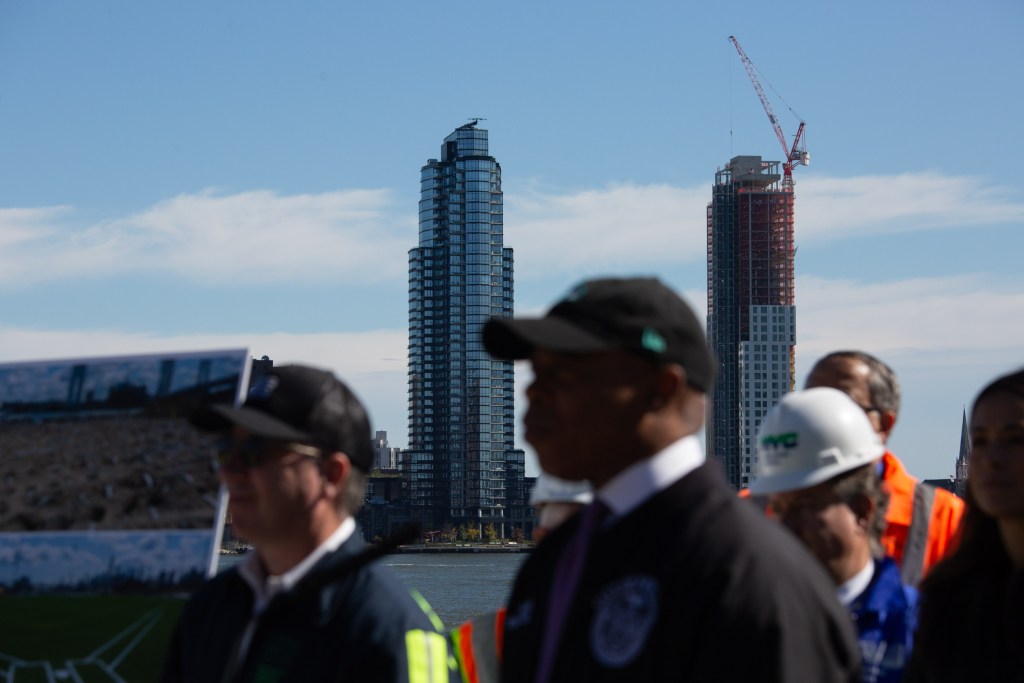 Storm Wall, Flooding, East River, Flood Mitigation.