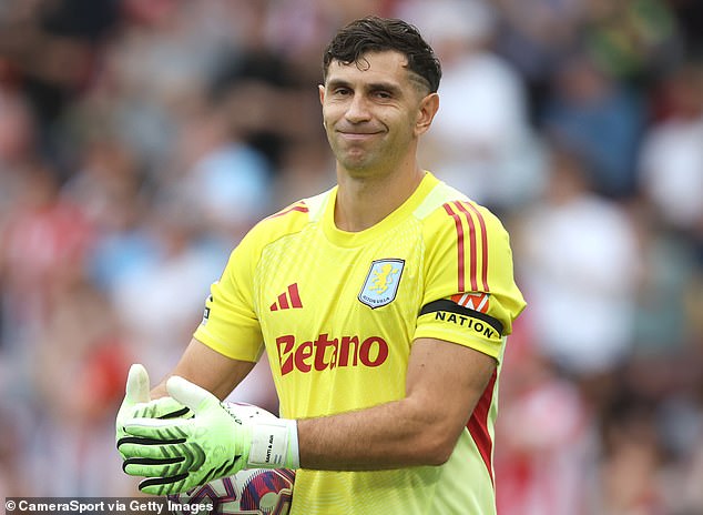 The goalkeeper had been set to join the Red Devils but the move collapsed on deadline day