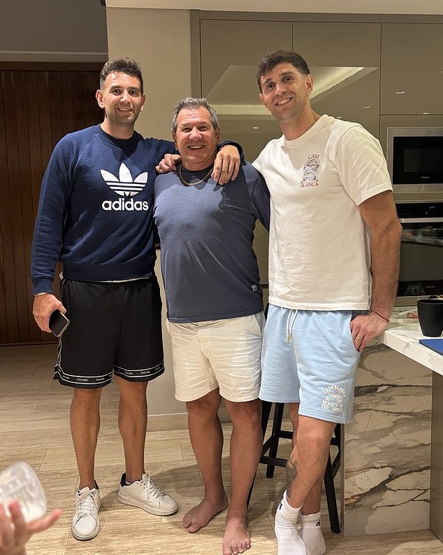 Emiliano Martinez's brother and father have spoken out on the goalkeeper's failed transfer to Manchester United