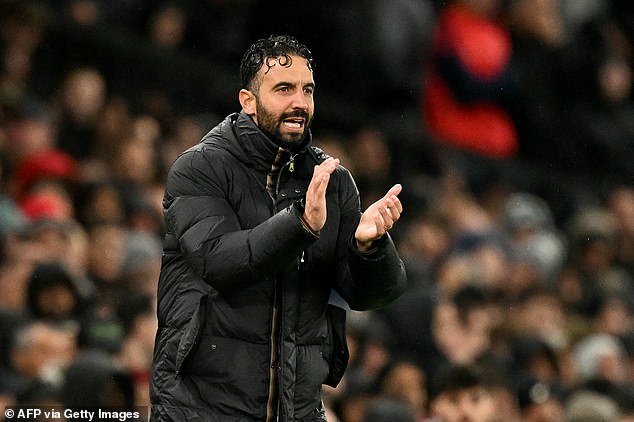Ruben Amorim has made at least one centre-back substitution in five of Man United¿s six matches across all competitions this season - the only exception in the 3-2 win over Burnley