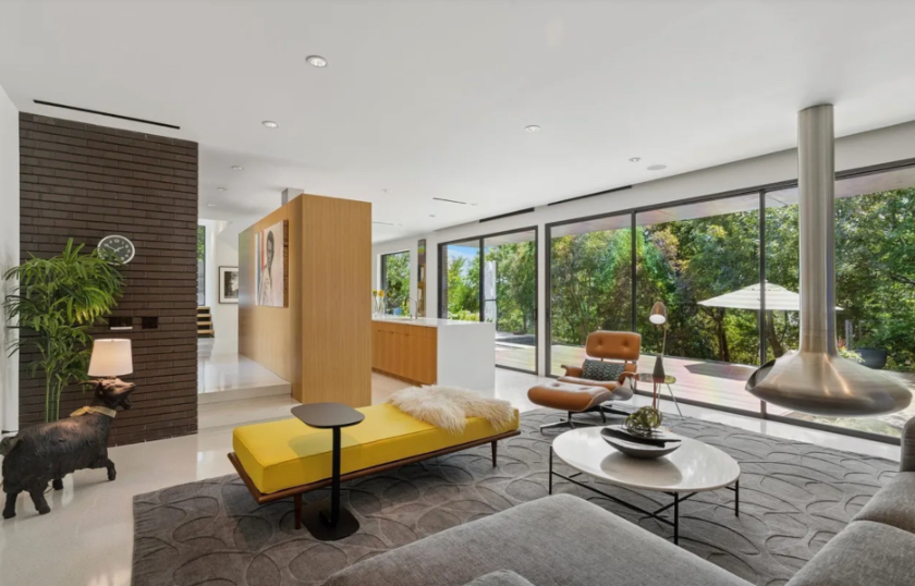 Lochwood modern