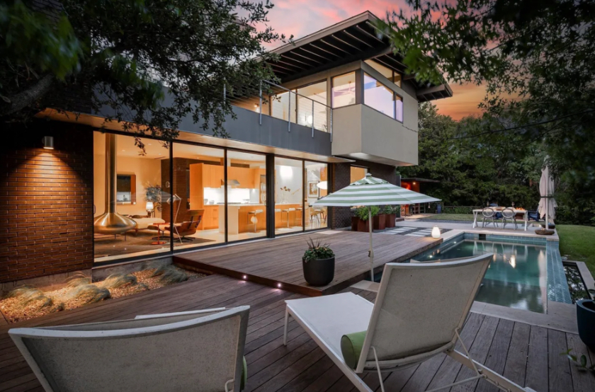 Lochwood modern
