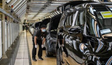 China manufacturing activity picks up in September — official PMI still shows contraction