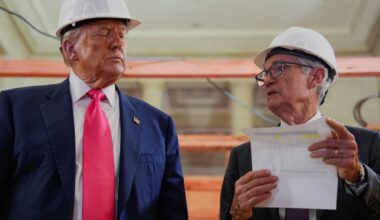 As U.S. jobs disappear, the Federal Reserve returns to rate cuts