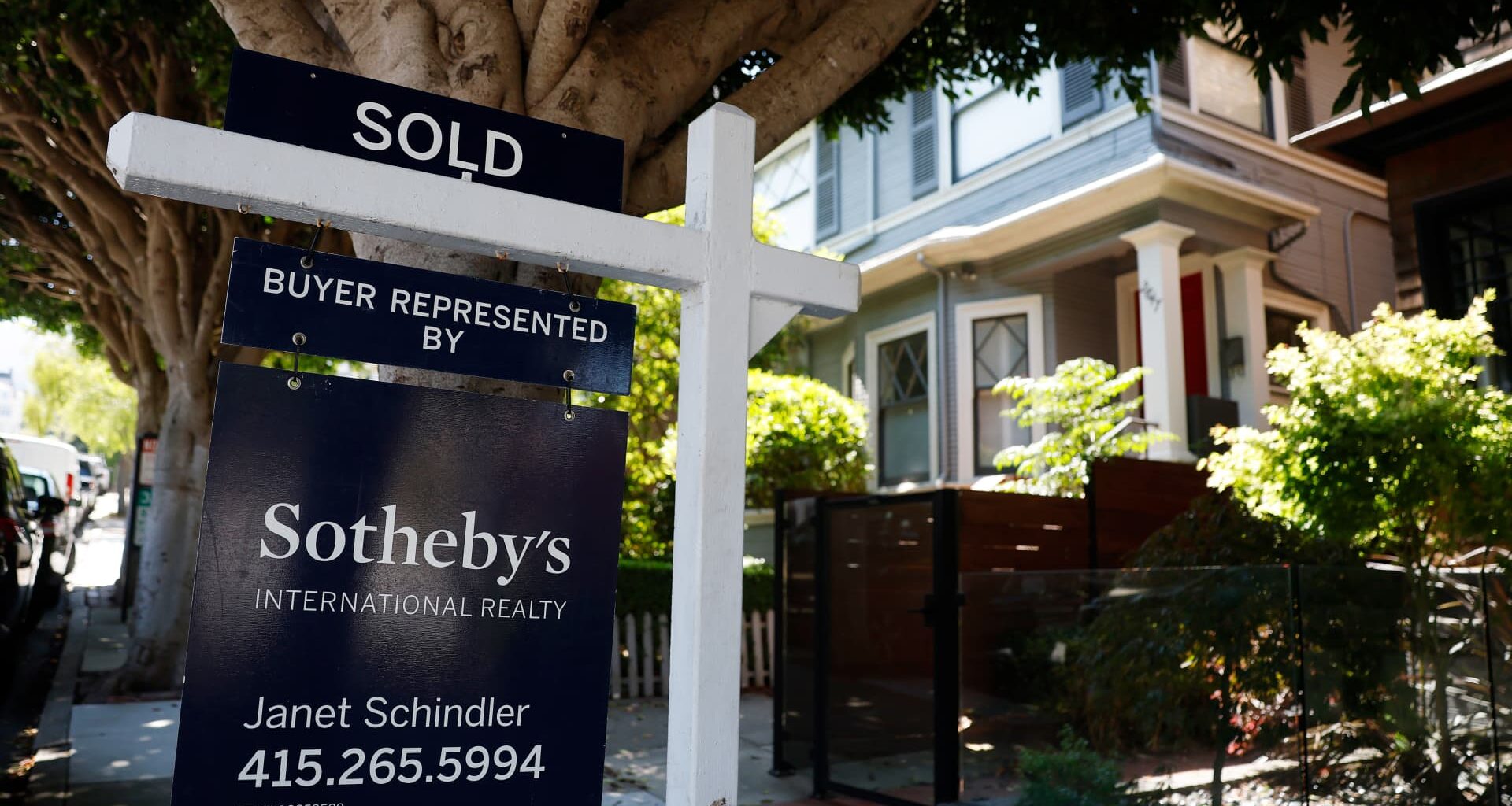 Existing home sales stall in August amid higher mortgage rates